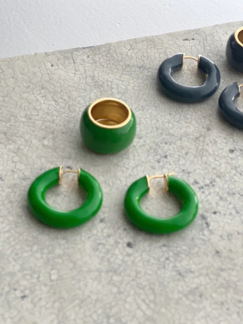 Big hoop pierce